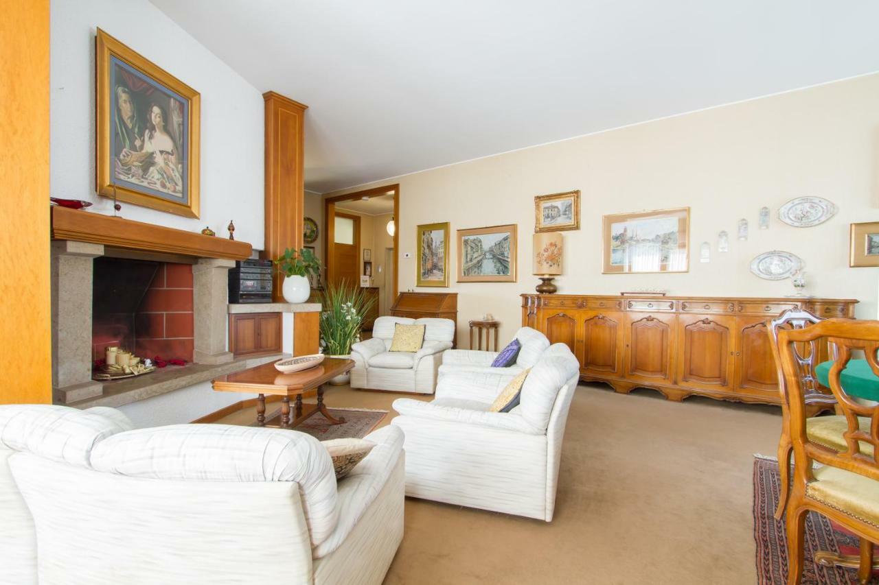 Appartamento Ampio E Indipendente Con Vista Giardino Paderno d'Adda Exteriér fotografie