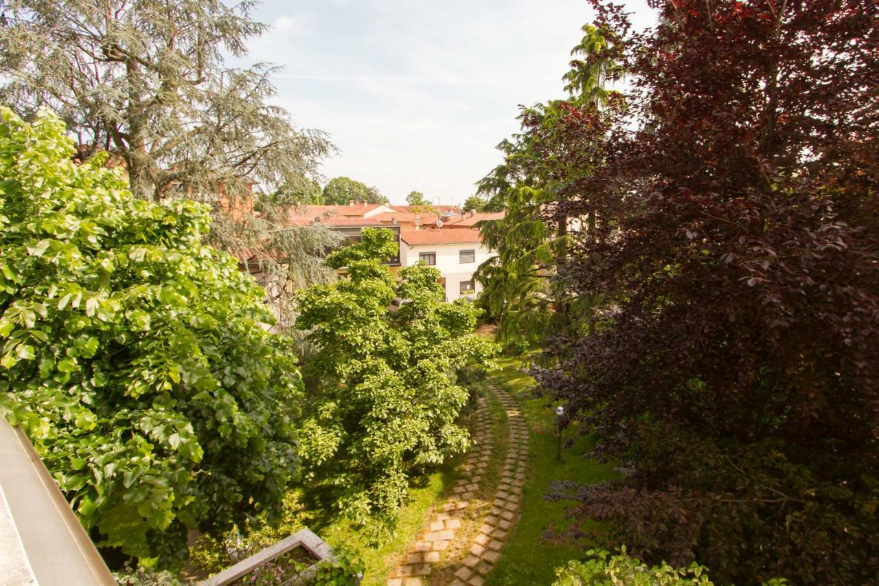 Appartamento Ampio E Indipendente Con Vista Giardino Paderno d'Adda Exteriér fotografie